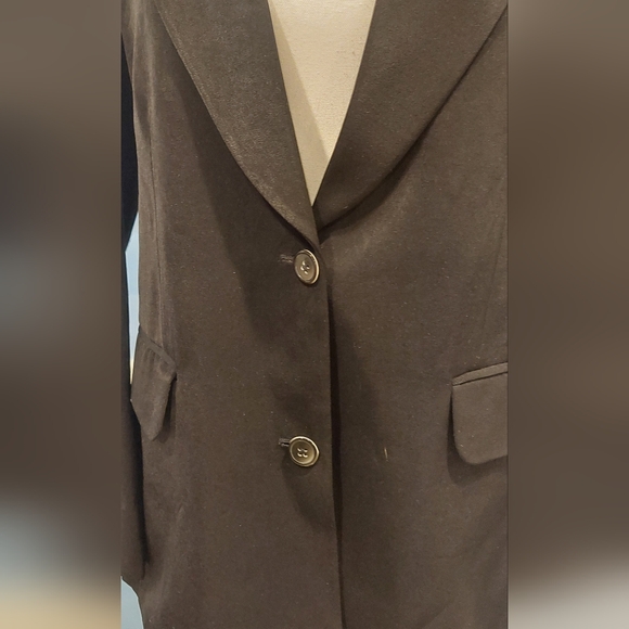 Elegant Black Women's Blazer - Picture 2 of 9